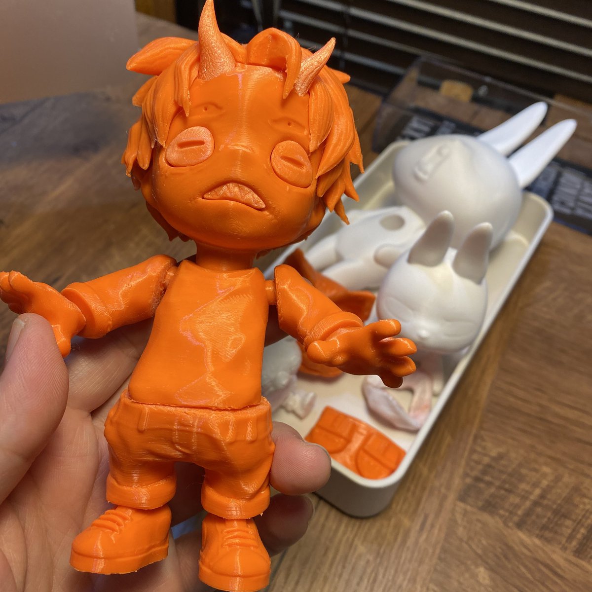 Nutcase_Factory's tweet photo. マフラー無しにも出来る。上着も脱げるけど袖は脱げない。上着分の隙間もできる。 https://t.co/ugv1IRWc1Z