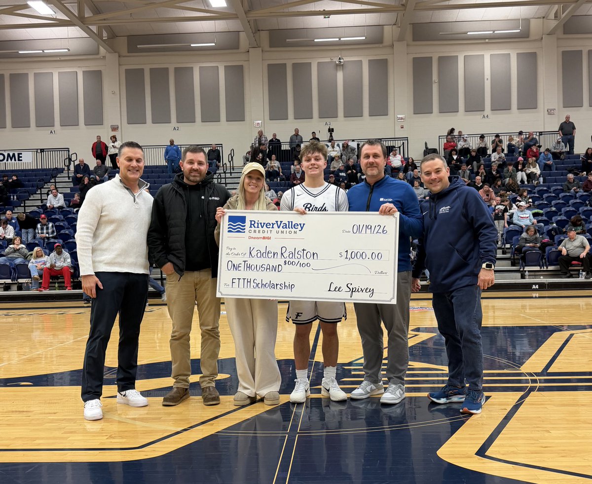 FlyinToTheHoop tweet media