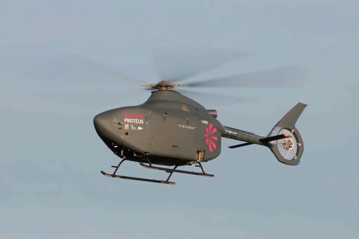 SoltekOnline's tweet photo. ¿Un helicóptero sin piloto en altamar? 🚁🌊 

La Royal Navy completó el primer vuelo de su dron helicóptero para misiones navales. https://t.co/iHheNgm0F1