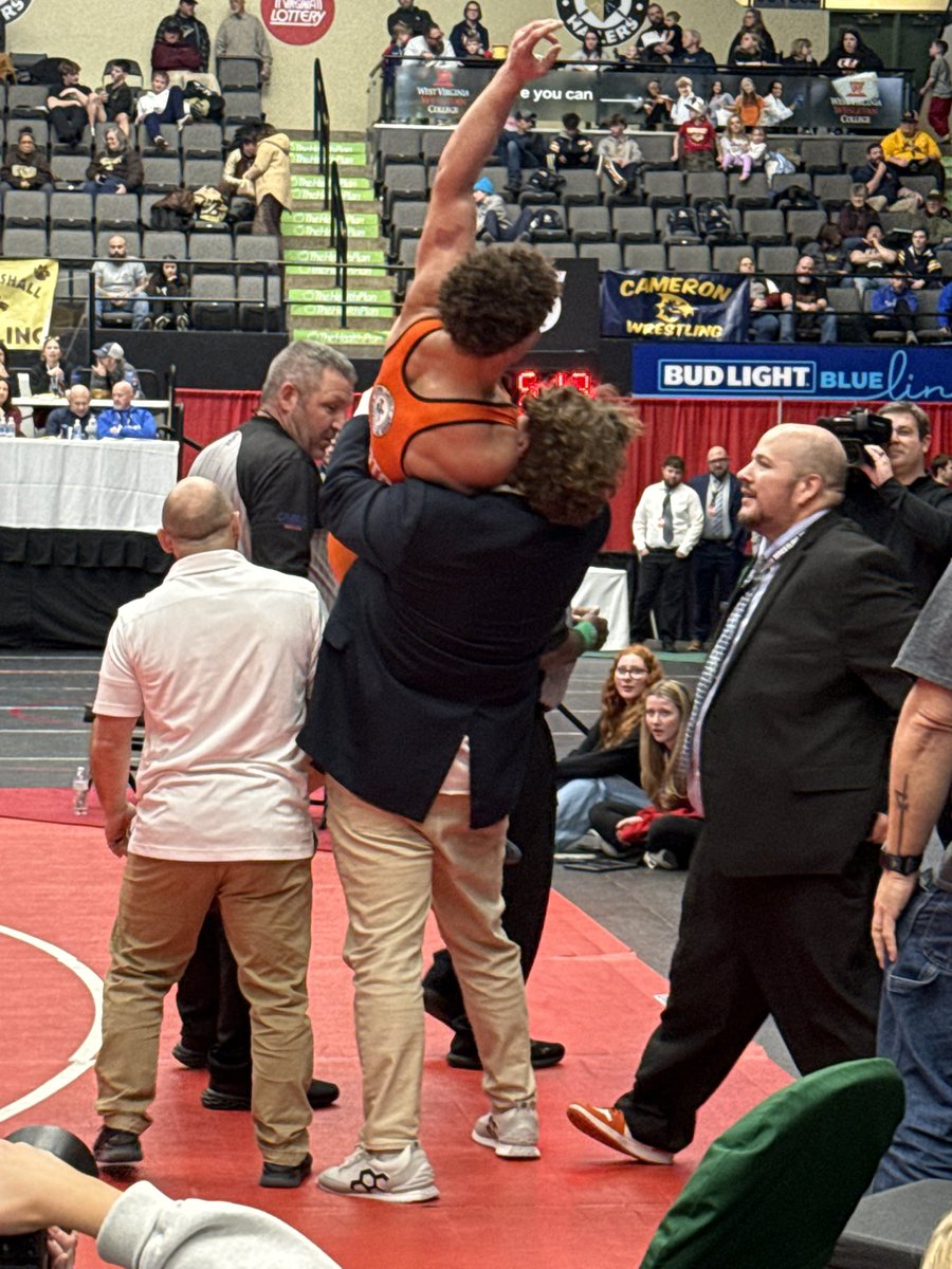 Hunter Means 🏈🤼🦈 tweet media