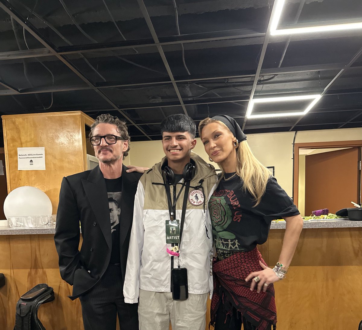 diyaa_akram12's tweet image. Meeting Bella Hadid and Pedro Pascal gave me hope and reminded me that Gaza’s story is still heard in the world.

But my heart is with my family in Gaza, who are living in extremely difficult conditions—fear, lack of basic necessities, and constant struggle.

Any donation, no…