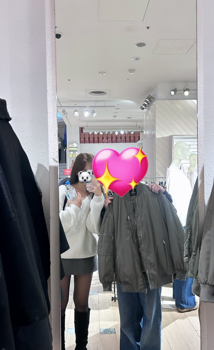 yut10203's tweet photo. 买还是不买 https://t.co/0dNfkN1eIh