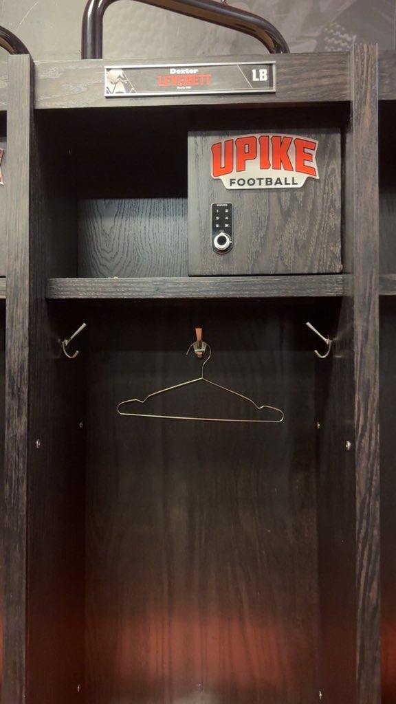 DexterLeverett1's tweet photo. After a great visit with @UPIKEFOOTBALL I am blessed to receive an offer from UPIKE‼️
#AGTG 
@UPIKEFOOTBALL https://t.co/QyGqHNfWqs