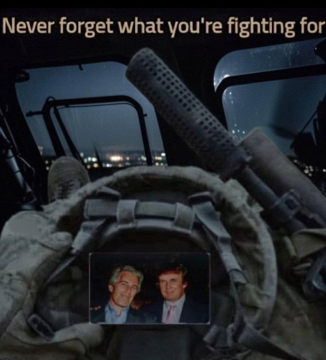 TheFl0orIsLaVa's tweet image. 