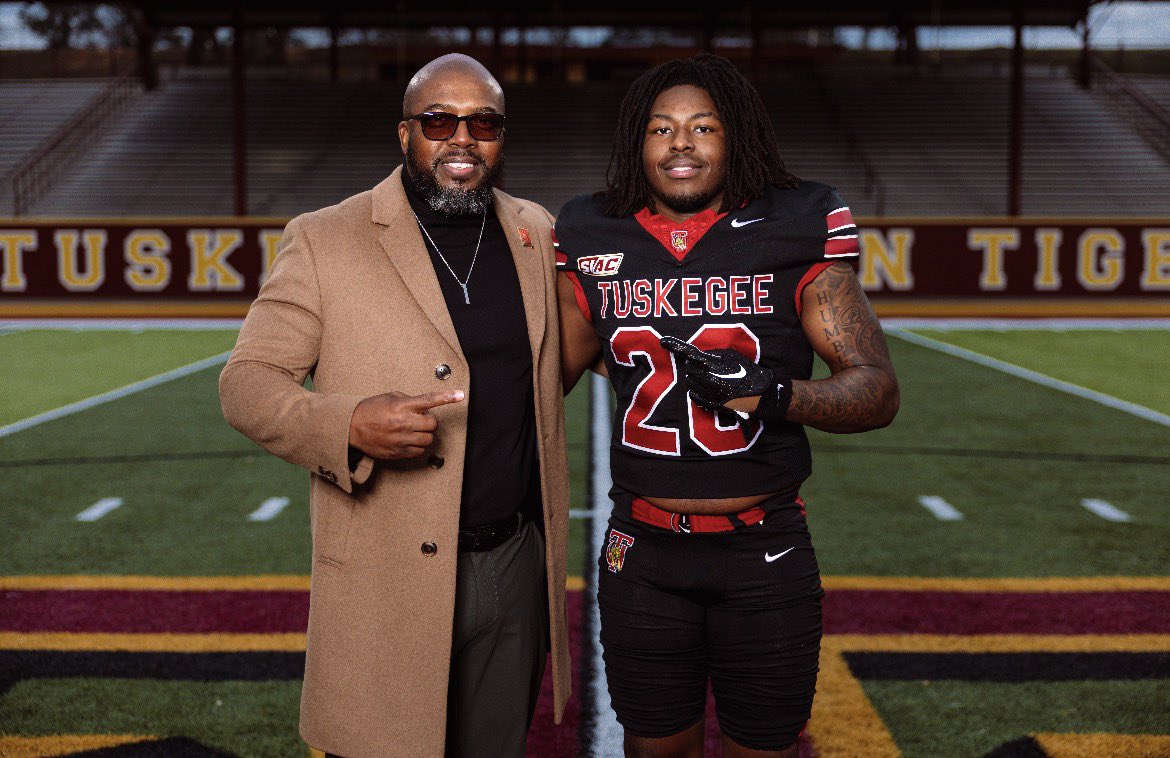 Nate Davis tweet media