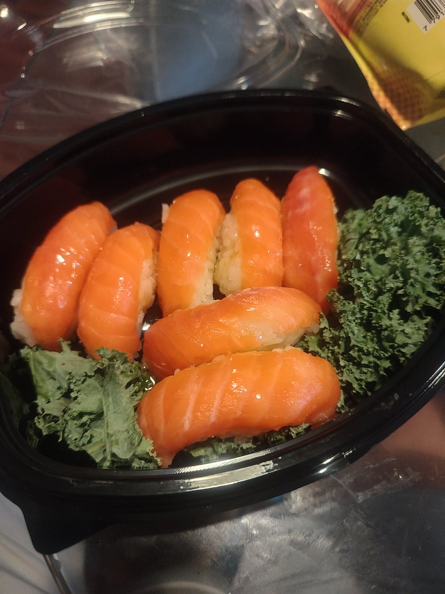 Cómo distingo los de salmón con los de trucha patagónica?.. niguiri sin salsa de maracuyá no es niguiri. 😸