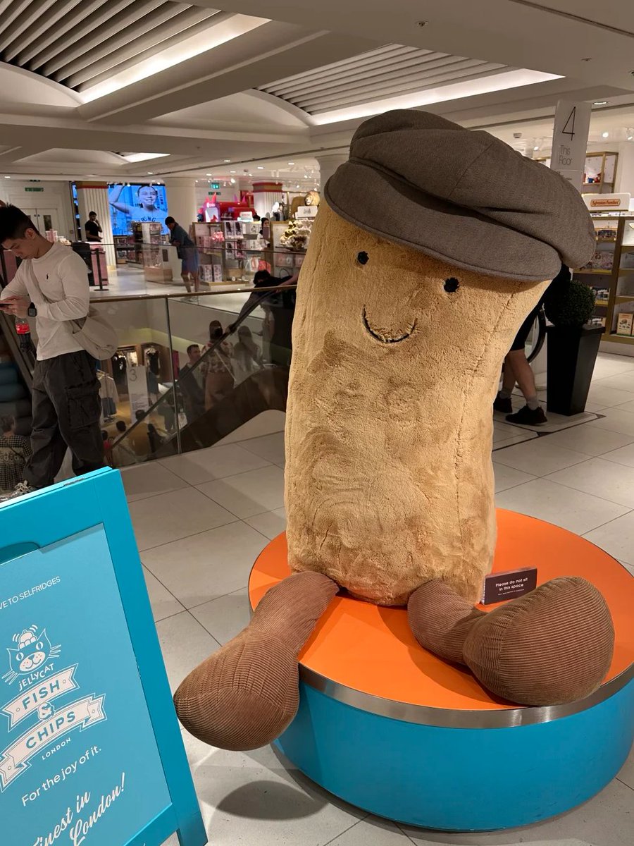 Estelle42587's tweet photo. 🧸I went on a Jellycat shopping spree in London, from not understanding it to really loving it! https://t.co/vbuVK8UStT
