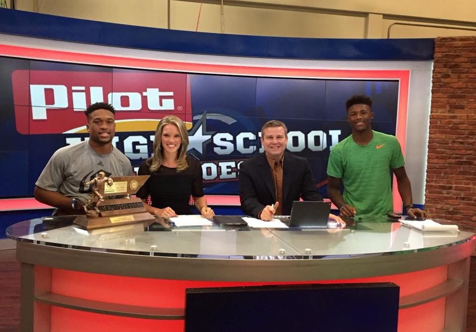 It was 2016: Tennessee Mr. Football winners <a href="/teehiggins5/">Tee Higgins⁵</a> and <a href="/arodgers_3/">Amari Rodgers3️⃣</a> 🏈 

<a href="/wvlt/">wvlt</a> <a href="/rivalrythursday/">RIVALRY THURSDAY</a>