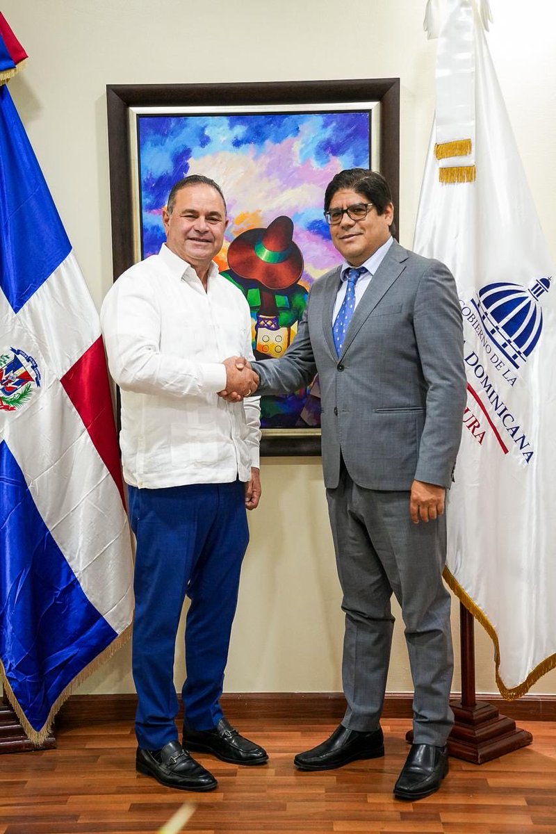Hoy sostuve una reunión de trabajo con Rodrigo Castañeda, representante de la Organización de las Naciones Unidas para la Alimentación y la Agricultura (FAO) en RD, para dar seguimiento a la cooperación y avanzar en acciones conjuntas alineadas a los ODS, en beneficio del campo.