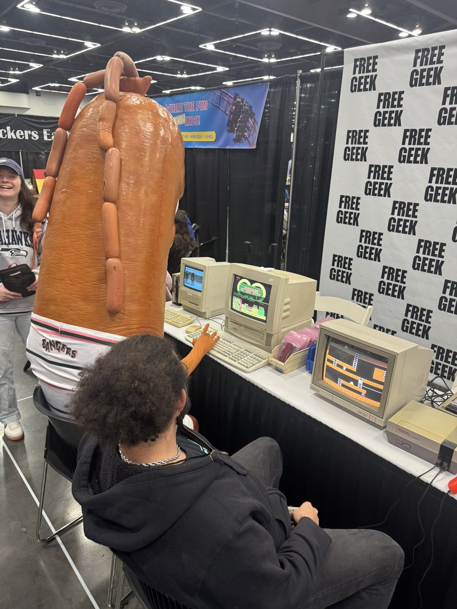 Free Geek tweet media