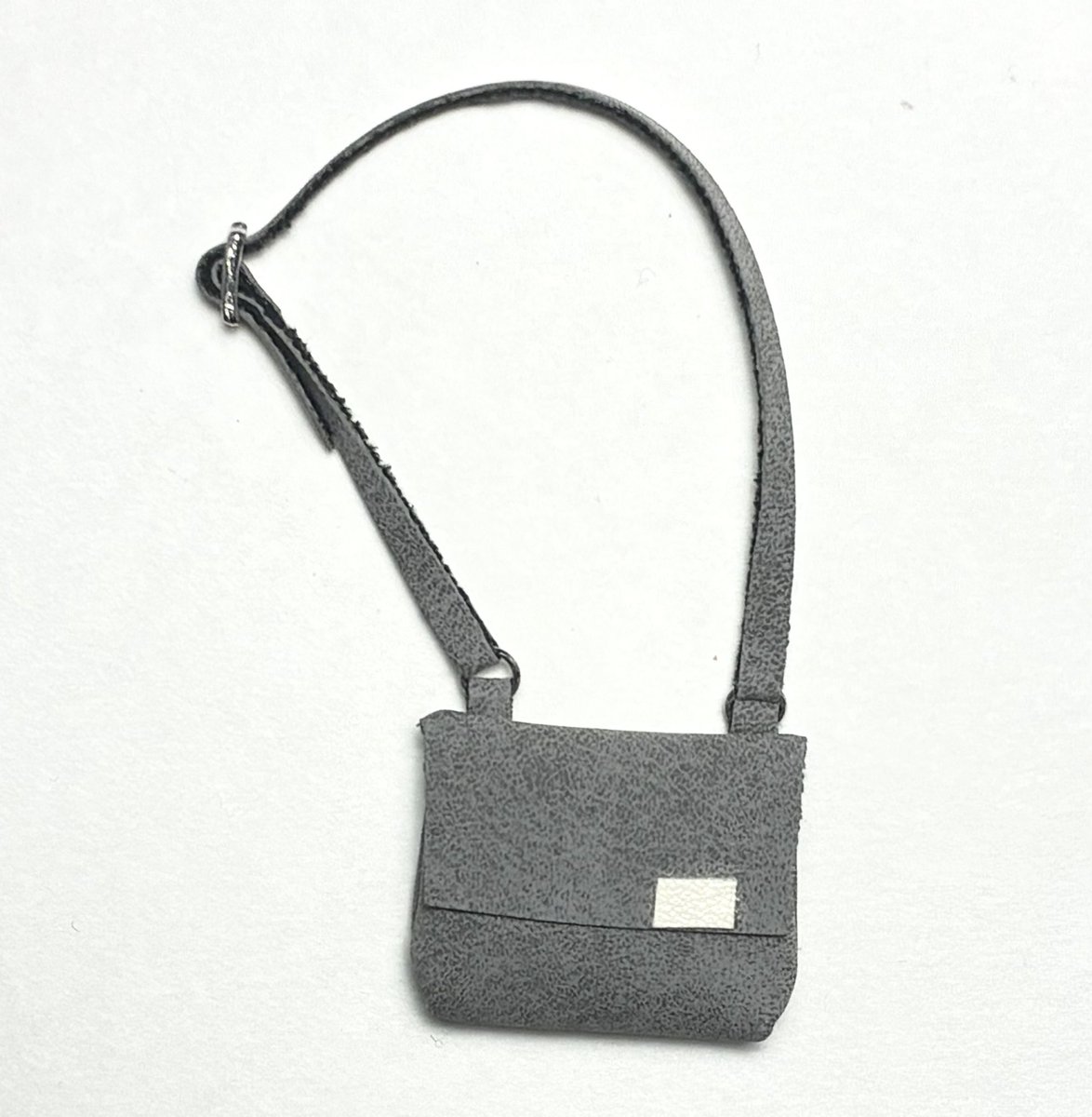 1/12ショルダーバッグ綺麗めグレー
スエード生地です😊
minne
minne.com/@kotokotolife
booth
kotokotolife.booth.pm