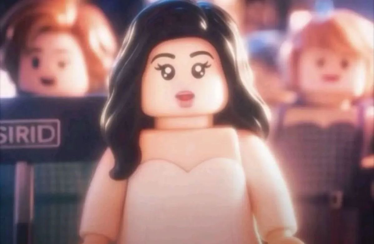 domafangirl's tweet image. Tout à l’heure au travail, une cliente m’a fait un grand sourire et m’a dit que ça faisait du bien d’avoir des personnes solaires comme « moi » de nos jours. 
Ces mots m’ont grave marqué, je suis trop sensible jpp