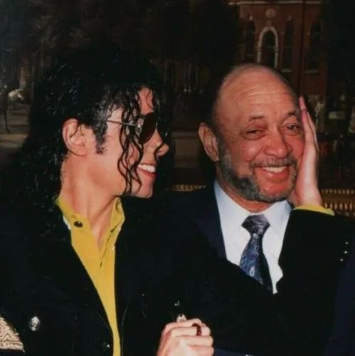 glynderella_'s tweet image. Bill ain’t play about him that was his baby boy