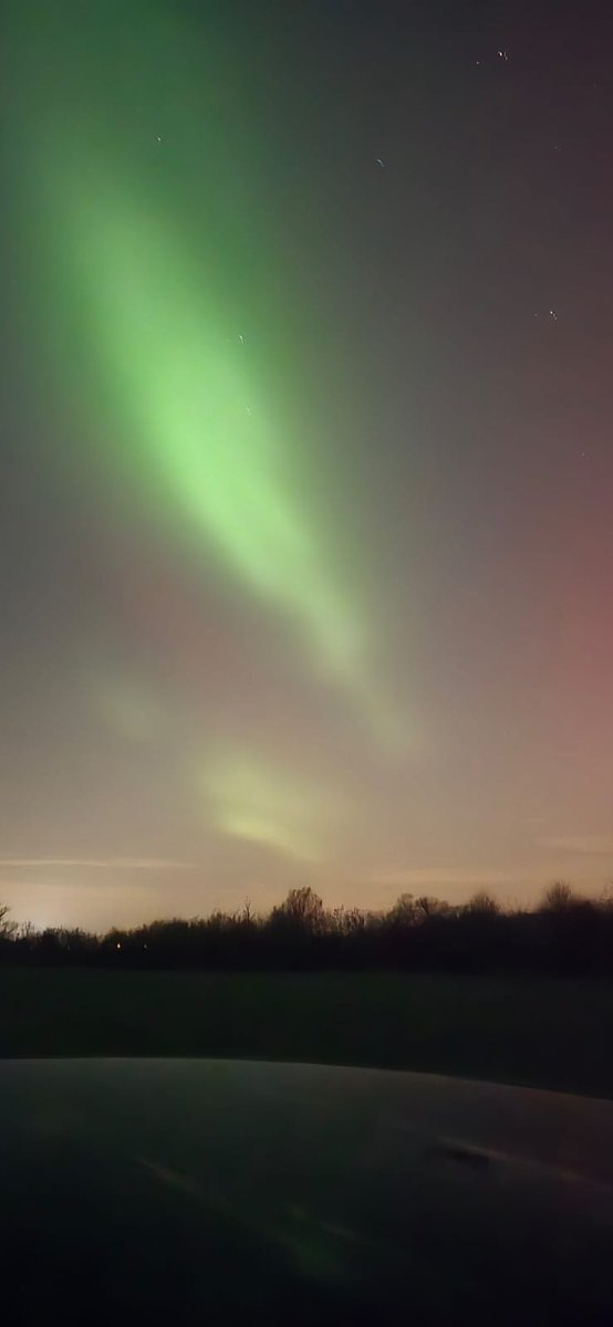 Angelaobbes's tweet photo. Goed te zien vanaf Tolkamer Gelderland 💚 Halfuurtje geleden. #noorderlicht https://t.co/uK9D767Si9