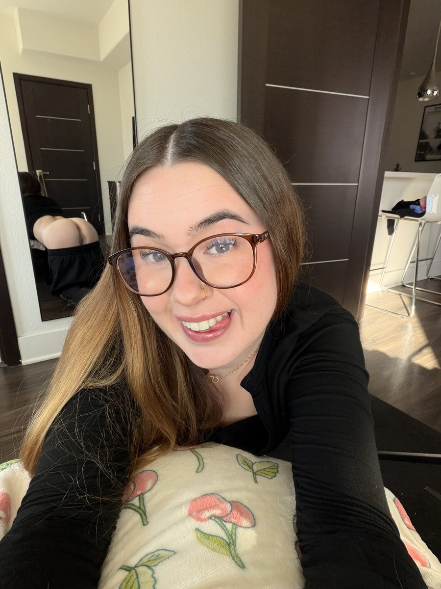 sabrena ʚ♥︎ɞ tweet media