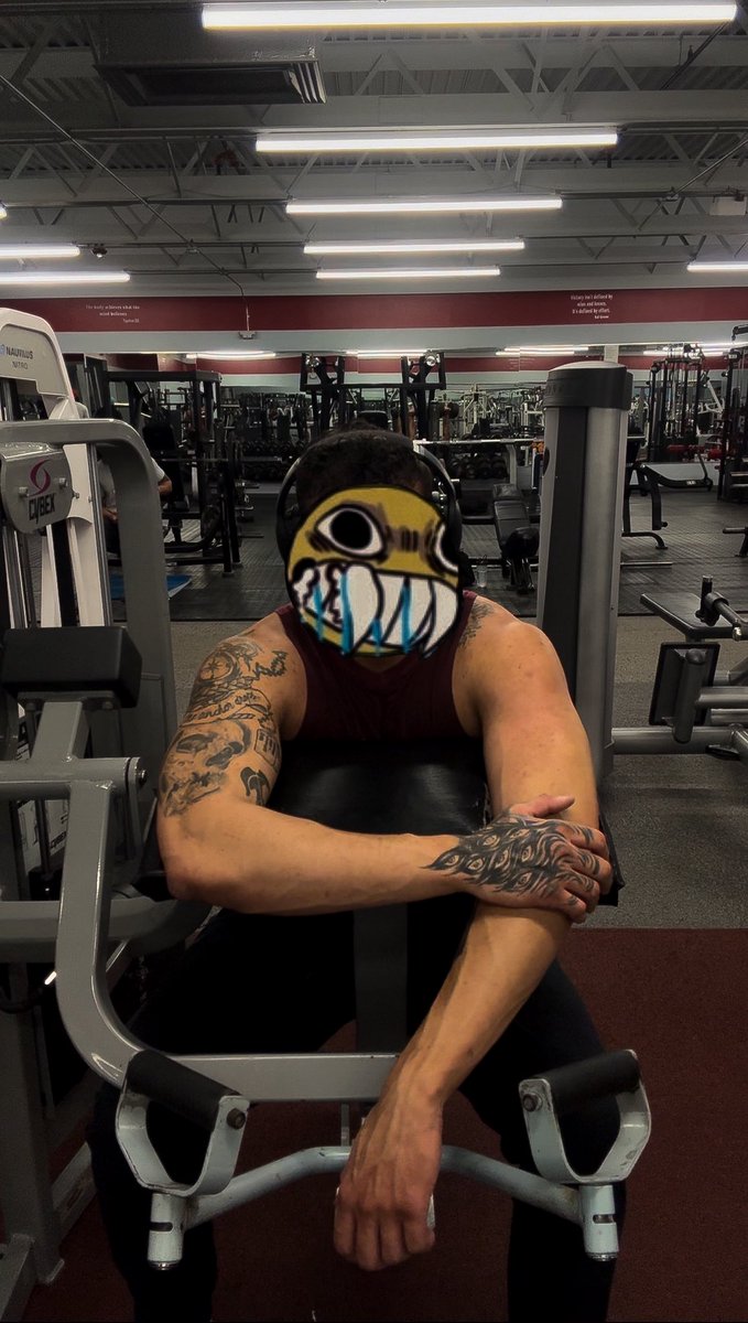 _AudioPhobia's tweet image. Please help, I’m just a tiny little goth boy at the gym. Will you show me how to mog people? 🥺
