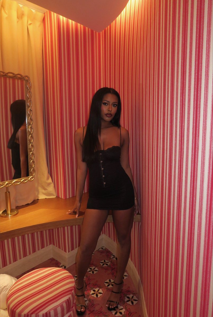 Yikes 😳 I have a 2️⃣1️⃣ year old! Time truly has wings man!! Honestly, I was scared for my life 21yrs ago. My mom said “Boy your eyes will be too big to even see that baby!” She was right. Anyway, Happy Birthday Thai 🎂🎂 love you

Yall bless her Cash App: $Thaiisabella