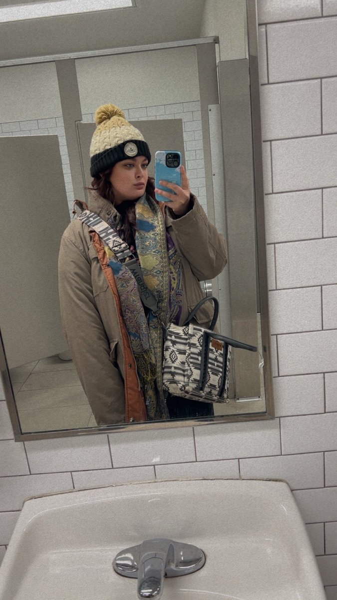 HighLikeAmber's tweet photo. ❄️🩵 https://t.co/f6tHY3qtDf