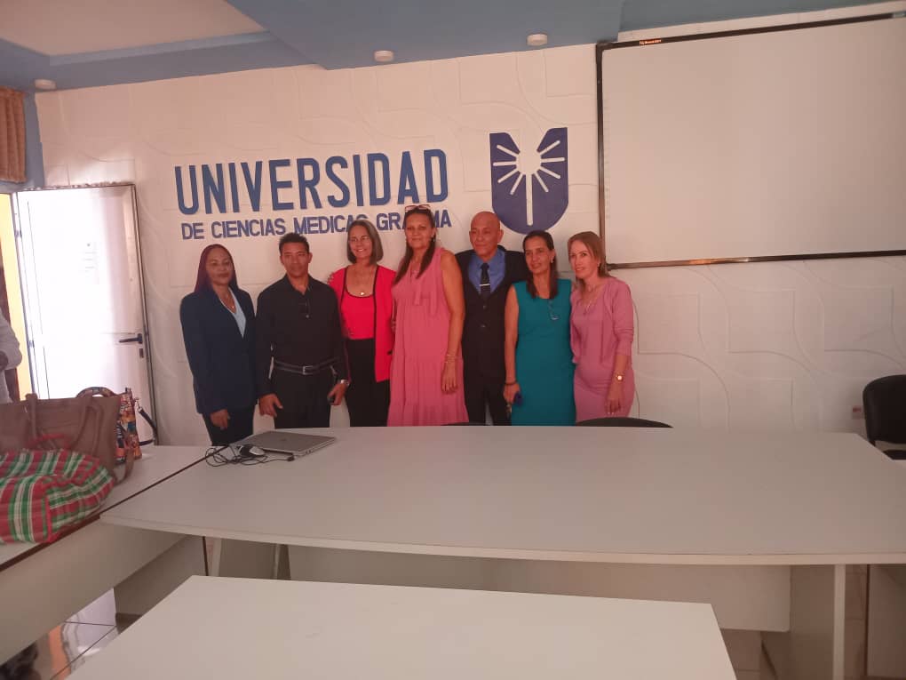 La Universidad de Ciencias Médicas de Granma ganó dos nuevos doctores en ciencias de la educación. Los profesores Emilio Domínguez y Alejandro Castillo, miembros del colectivo de cultura física de la universidad. "Felicidades Doctores".