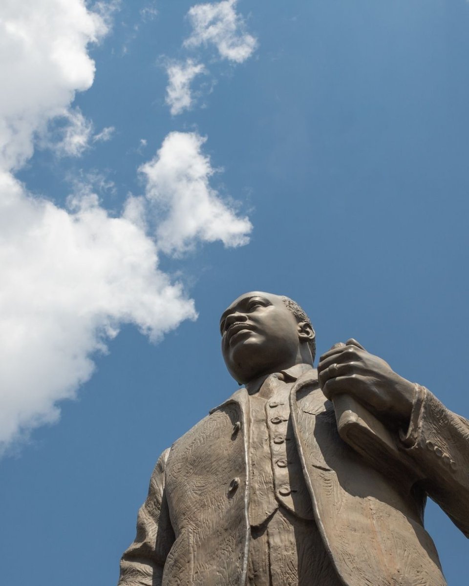 Today, PRSA Black Voices honors Martin Luther King Jr. Day by centering reflections from senior Black communications leaders on leadership, truth, and responsibility in 2026.
Read the full blog post here:  bit.ly/3ZeG00x