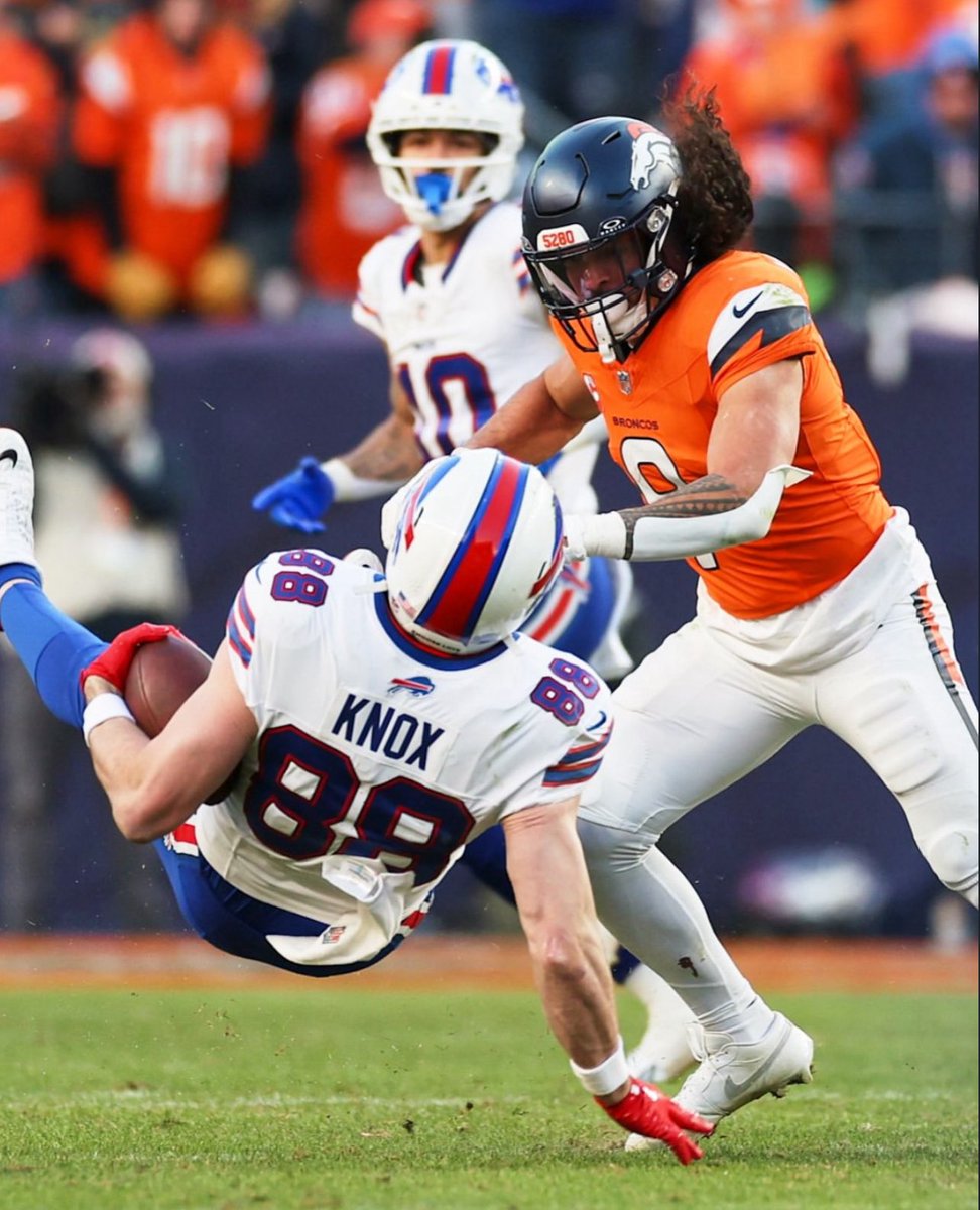 Boisabronco's tweet photo. Talanoa Hufanga’s hit-stick goes so HARD🔥 https://t.co/sZhmVO8gaO