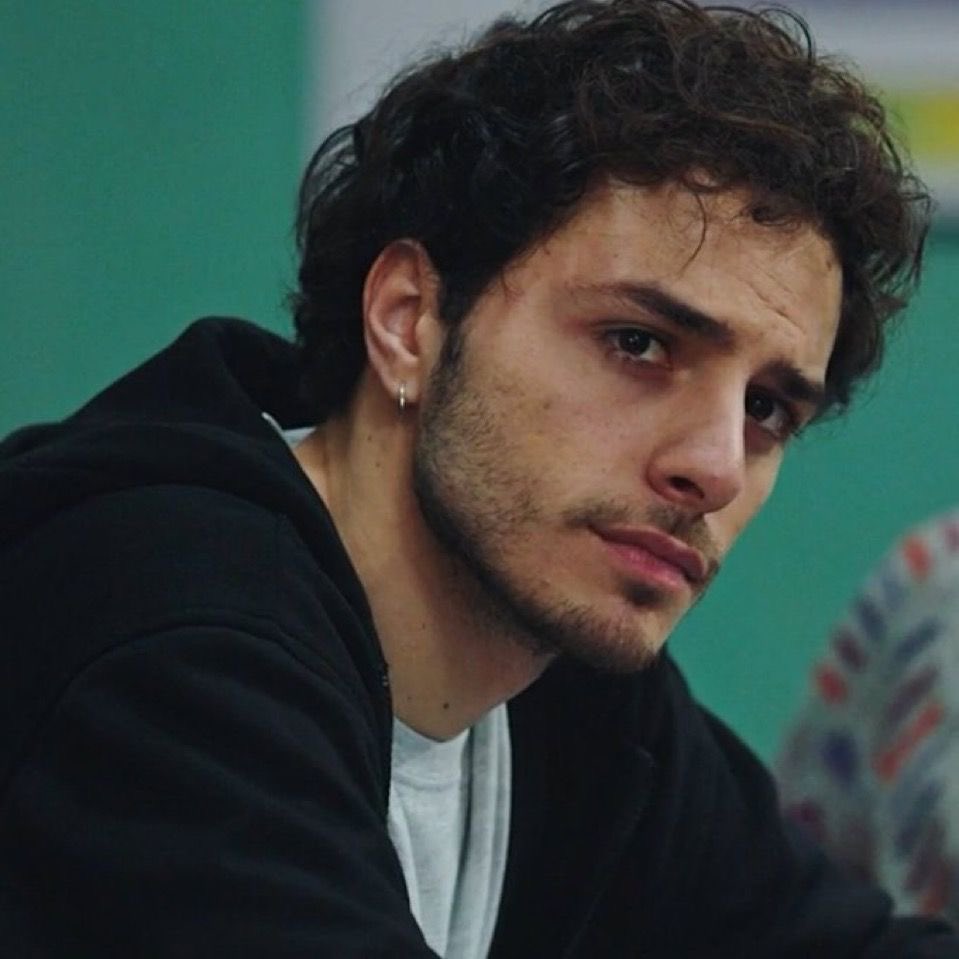 per sempre grata a damiano e nicolas per averci regalato simone e manuel, non potrei immaginare quei personaggi senza le loro sembianze e la loro espressività