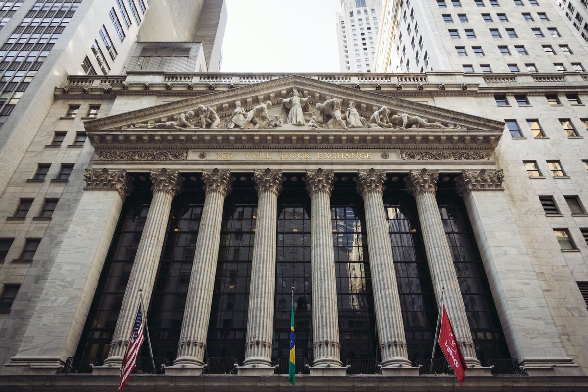 coingecko's tweet image. NEWS: NYSE to launch blockchain platform enabling 24/7 stock trading.