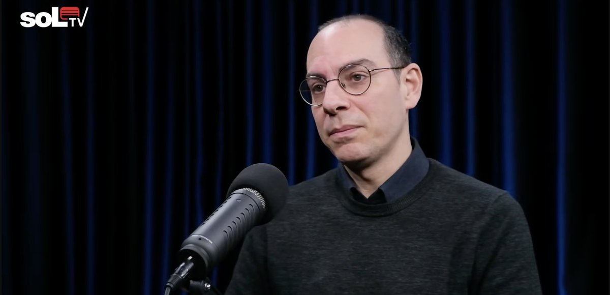 #KomünistBakış yeni bölümüyle şu an canlı yayında!

TKP Genel Sekreteri Kemal Okuyan, Suriye'deki gelişmeleri yorumluyor.
"İhanet etmek için önce dost olmanız gerekir. Amerika Birleşik Devletleri kimseye ihanet etmez çünkü dost tanımaz. ABD yalnızca kendi çıkarlarına ve paraya