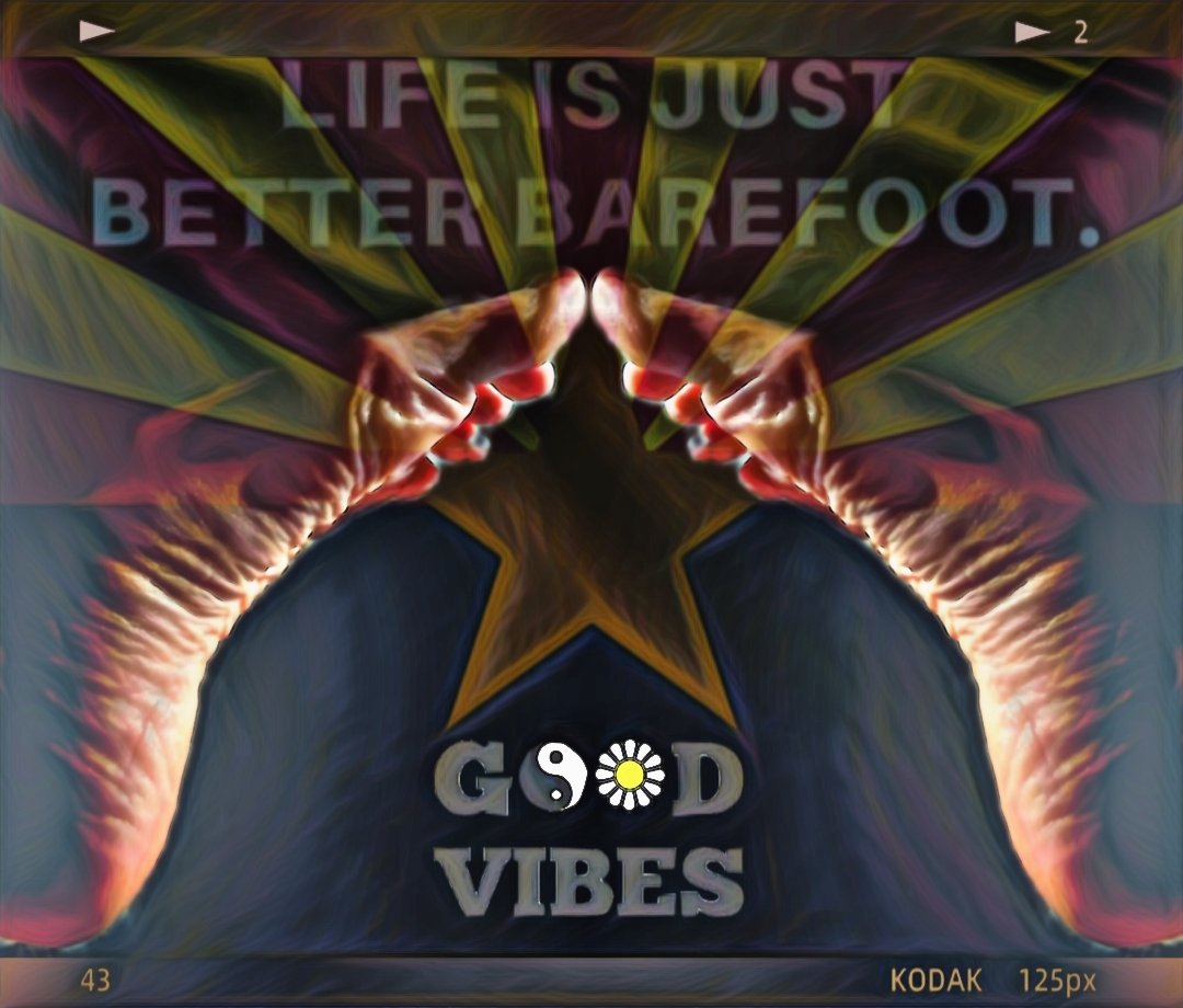 TimKMartin1's tweet photo. @AshFlexem_ has pretty wrinkles i like seeing her barefeet so I edited her feet. https://t.co/XqSzmNb50n