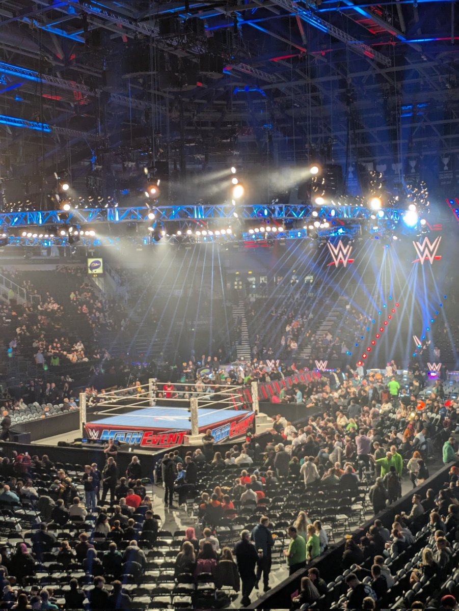 ritchie_toland's tweet photo. @PWTorch RAW Belfast getting ready https://t.co/WoUltLVk2R