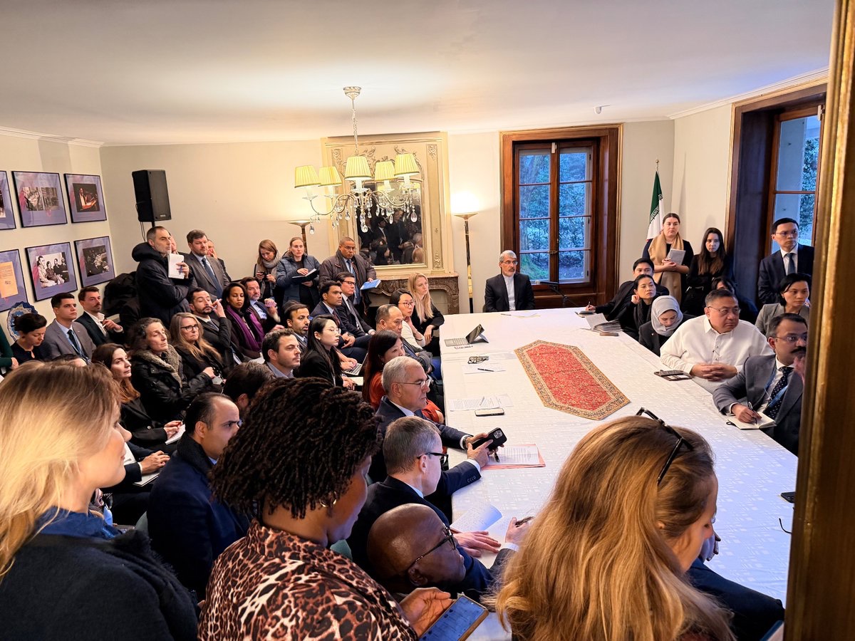 PMIRAN_GENEVA's tweet image. Today, the Ambassador of the I.R. of #Iran to the #UNOG, @AliBahreini5, in a briefing session with the Ambassadors and Permanent Representatives to the #UNOG, on recent developments in #Iran, highlighted: “peaceful economic protests were initially met with immediate dialogue and