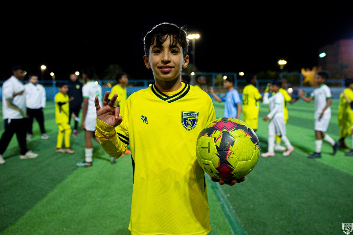 altaawoun1956FC's tweet photo. هاتريك الكبار يُلهم الصغار 🐺👏

نجم #تعاون_12 "عماد الخريف" يسجل هاتريك اليوم أمام نادي النجمة على طريقة السفاح 🥷🏻💛 https://t.co/dttc0GeTto