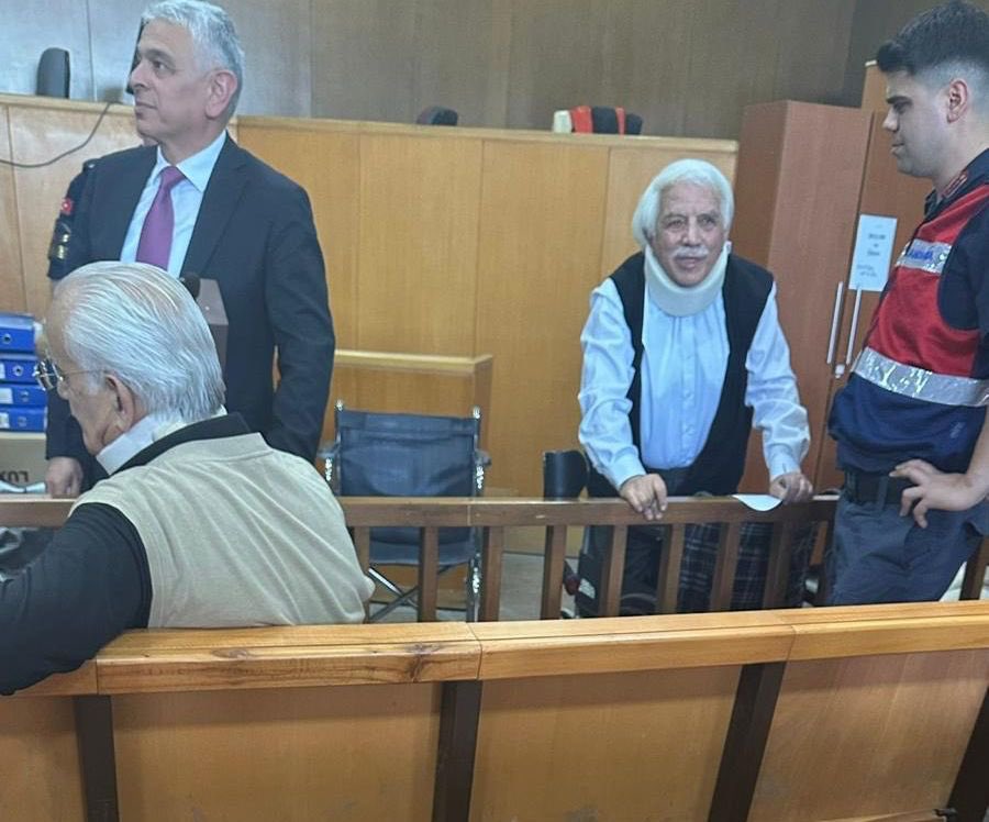 Alaeddin Kaya 8 yıldır Sincan Cezaevi’nde hücrede tutuluyor.
-Beyni su topladı, vertigosu var, ağır şeker hastası.
-Duruşmasına ambulans verilmediği için katılamadı.
Cezaevi şartları kimse için ölüm cezasına dönüşmemeli‼️

#KHKBataklığı
#BJKvKAY