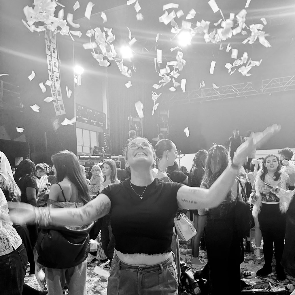 locketaura's tweet image. can’t wait to be back in my happy place🙂‍↔️ @madisonbeerhq