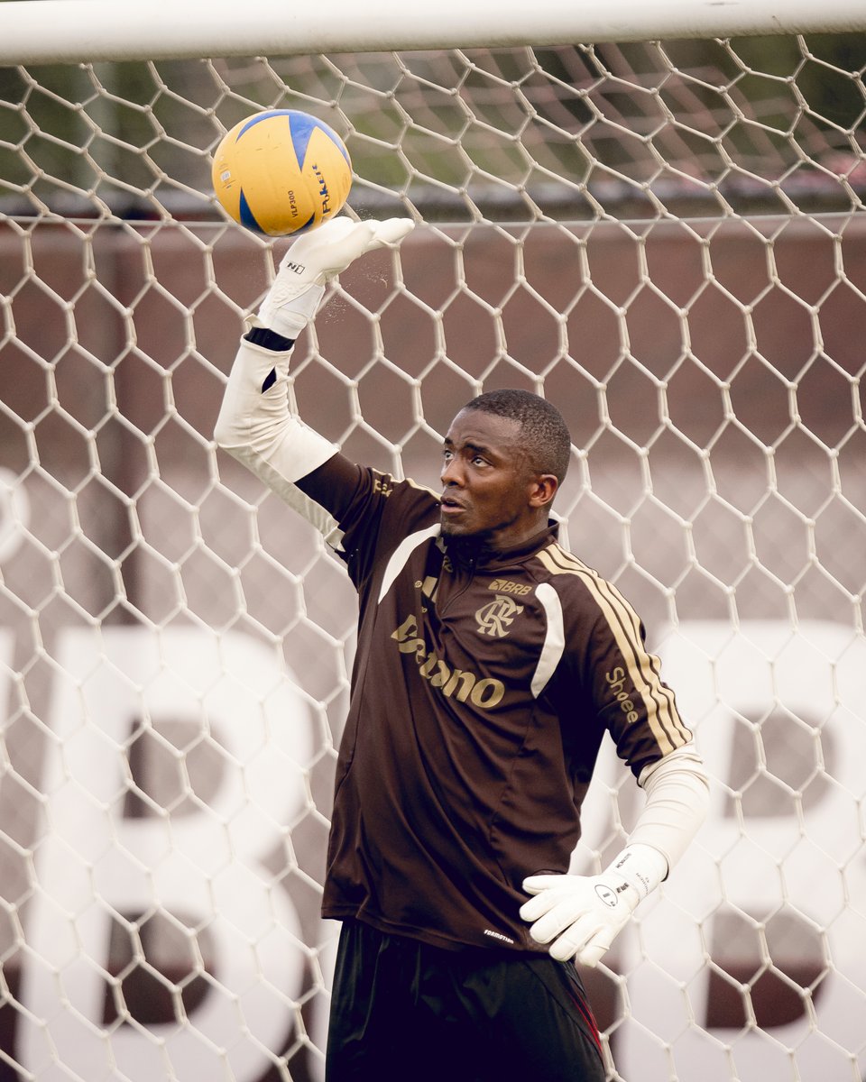 Andrew na apresentação oficial como jogador do Flamengo: 

“Só acreditei mesmo (que o Flamengo o queria) quando eu cheguei aqui para treinar.”

Foto: Adriano Fontes / Flamengo