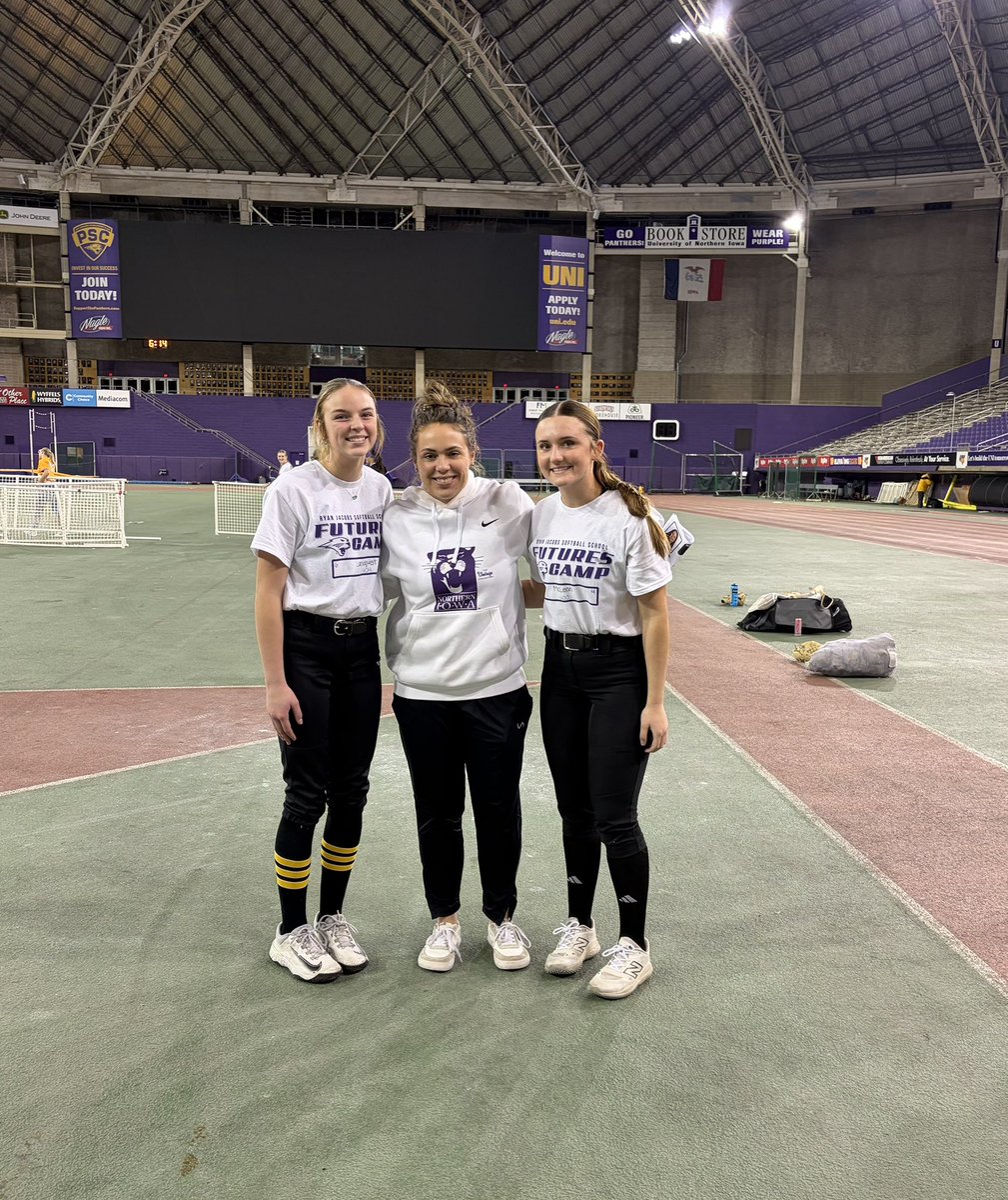 Cambria McLean tweet media