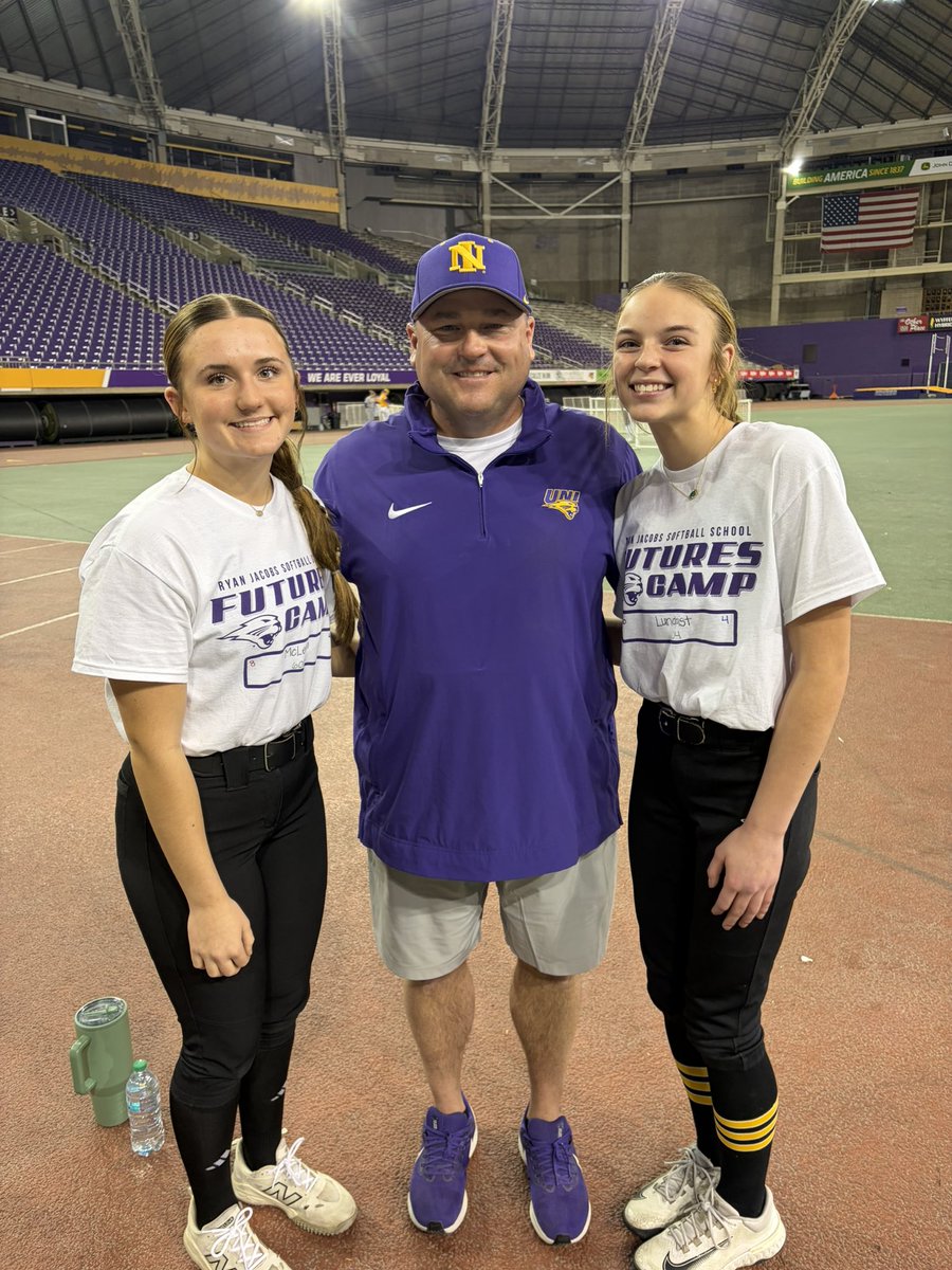 Cambria McLean tweet media