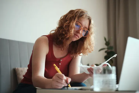 EntrustFS's tweet image. Seventy percent of Gen Zers tell surveyors they lose sleep over money. This anxiety has a concrete cause. In 2025, the average credit score for young adults dropped to 676, the steepest decline of any generation.​ Here's advice on h tinybfs.com/t/EqRwso