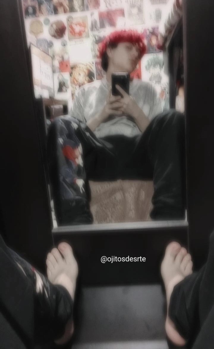 ojitosdearte's tweet photo. Que rico uso mis pies 
.
.
.
Me gusta mucho dominar a mi sumiso https://t.co/sNmkdYBFC4