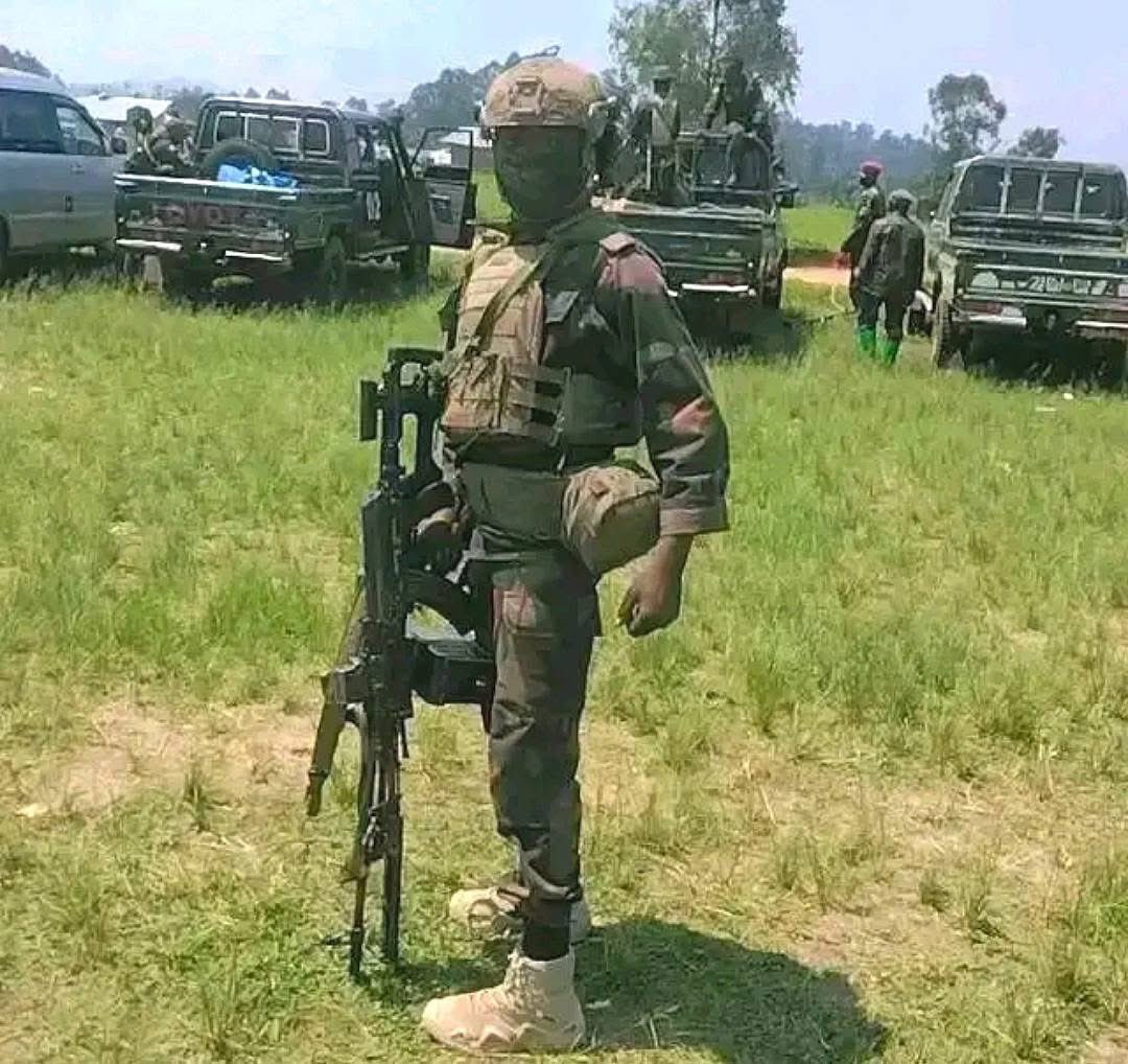 ALahatane's tweet photo. 🚨🇨🇩 APRÈS #KILIBA NOUS SERONS À #SANGE ET PUIS #LUVUNGi ET DIRECT #KAMANYOLA -#KATOGOTA ET PUIS #NGOMO #NYANGEZI -#NYATENDE -#KASIYE -#PANZI-#KAMAGEMA #ESSENCE  #Bukavu- #KAVUMU .... On va libéré nos villes et villages par force au main des envahisseurs #rwandais #M23RDF. https://t.co/tEAtVCWW37