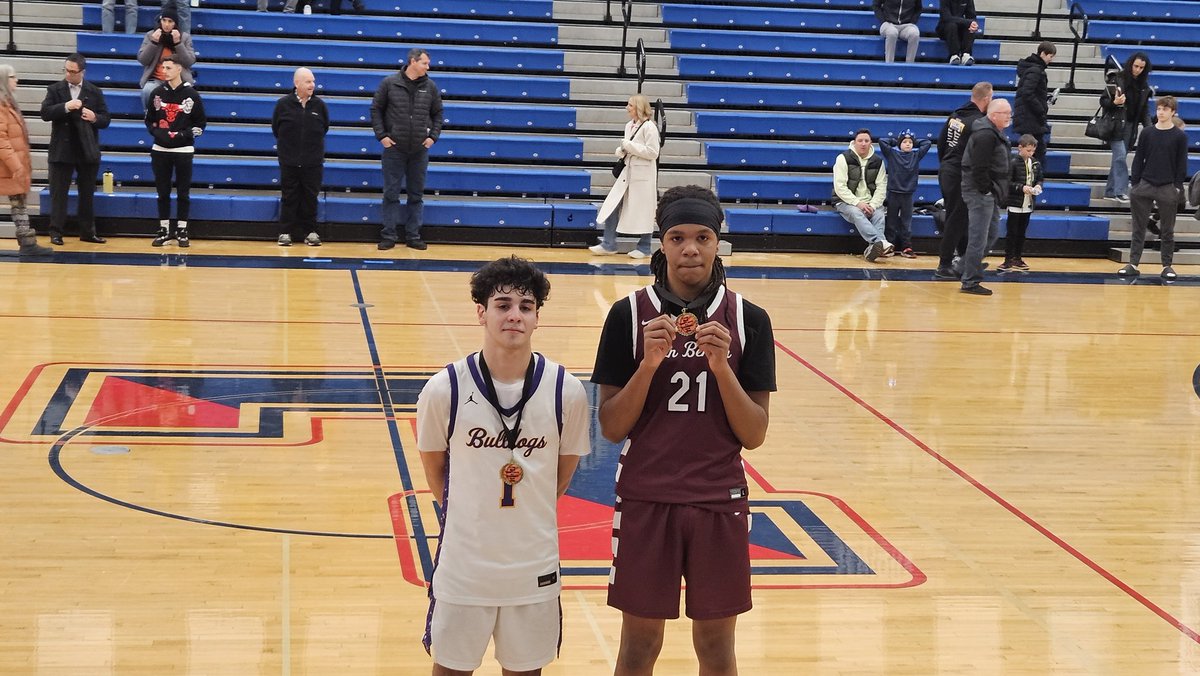 mattjnow's tweet photo. FINAL: @GOWHS_BoysBBall 53 @ZB_Athletics 43

Alex Ortega: 18p, 4r, 3a, 3s
Cole Pluchinski: 14p
Austin Carlsen: 11p, 3r, 3a, 3b

Karl Wilson: 18p, 2b
Kenneth Alexander III: 9p, 6r

*stats unofficial

Alex Ortega (Wauconda) &amp; Karl Wilson (Zion-Benton) named all tournament https://t.co/VsKVkwCiqo