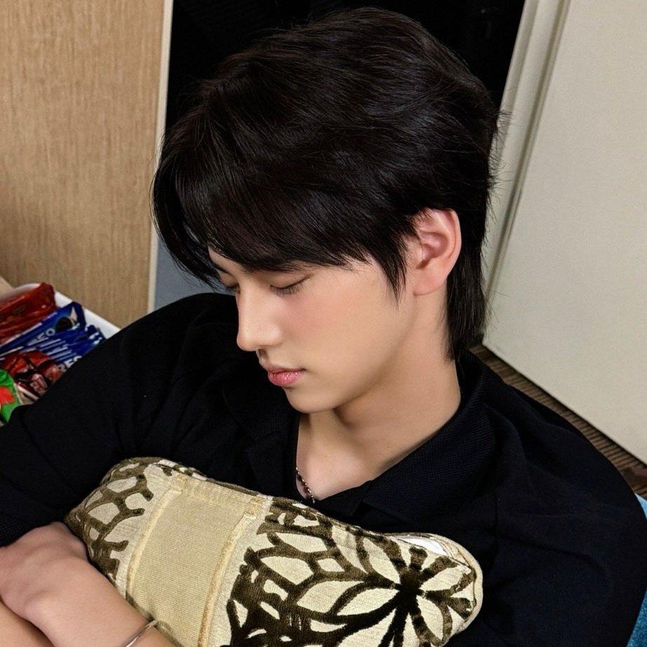 리우 tweet media