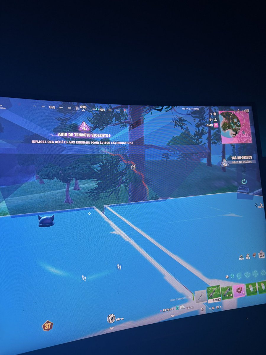 OxtroxeFN tweet media