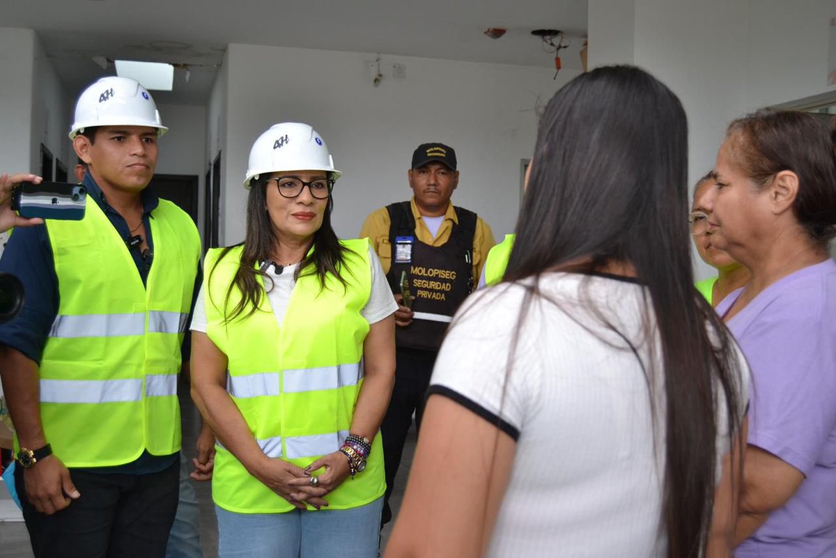 zaidarovira's tweet photo. En Sociovivienda visité tres de los 25 CDI que están en proceso de repotenciación.
Gracias al liderazgo del presidente @DanielNoboaOk , somos un Gobierno que cumple y avanza, garantizando espacios dignos, seguros y adecuados para el desarrollo y cuidado integral de nuestras niñas y niños.
@DHumanoEc