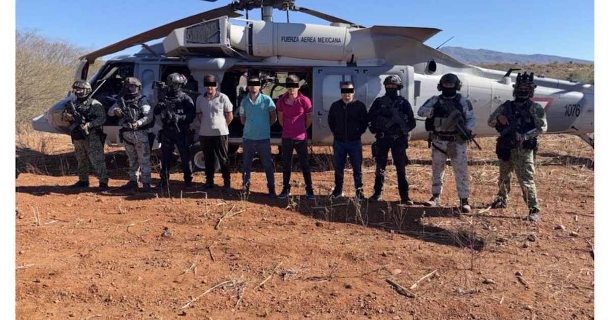 🚔🔥 Golpe al narco en Sinaloa: Harfuch confirma captura de “El Mantecas”, líder de facción de Los Beltrán Leyva
#Sinaloa #Badiraguato #Seguridad #Harfuch 

sinaloahoy.com.mx/portal/ivan-va…