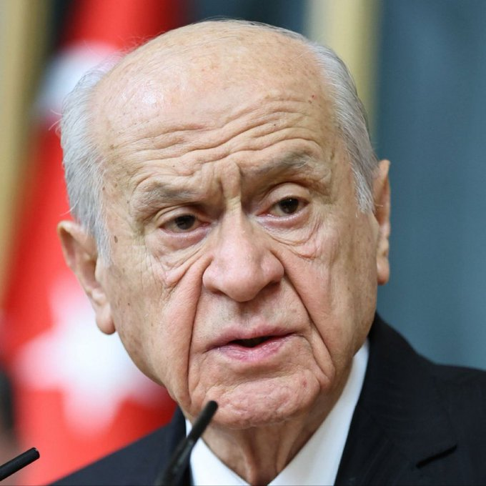 Ayyyy yüzlü, piskevitli AK dedem benim yaaaa.....😊😊