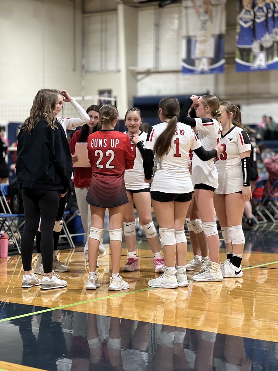 GunsUpVB's tweet photo. 🥉14 Red are Bronze Champs at the KCV Kickoff Classic, division 4 in Abilene, TX! They played hard, finishing the weekend with a 5-1 match record. 💪🏐❤️ https://t.co/EpcmaGz6CL