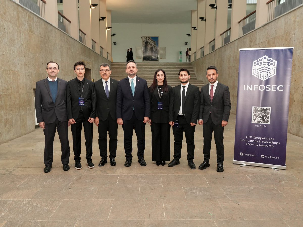 Yapay zekâ çağında siber vatan kavramının dijital geleceğimiz açısından taşıdığı kritik önemi ve siber dünyanın sınırlarını nasıl daha güvenli temeller üzerine kurabileceğimizi ele almak üzere, 

heyecanlarına birebir tanık olduğum ve tamamen öğrencilerimiz tarafından organize