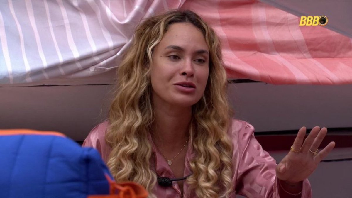 panelareality's tweet image. 🗣️ OPINIÃO: Ter entrado no #BBB26 pode ter sido o maior erro de Sarah Andrade.

Desde 2021, quando deixou claro que não suportava Juliette, Sarah virou alvo fixo. É fato: qualquer movimento da loira é amplificado, distorcido e transformado em “grande erro”. Páginas de fofoca a…