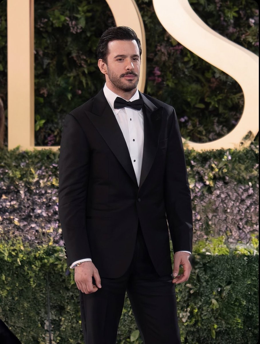 BarisArducWorld's tweet image. Görkemli #JoyAwards gecesinden bir o kadar mükkemmel #BarışArduç fotoğrafları gelmeye devam ediyor ✨